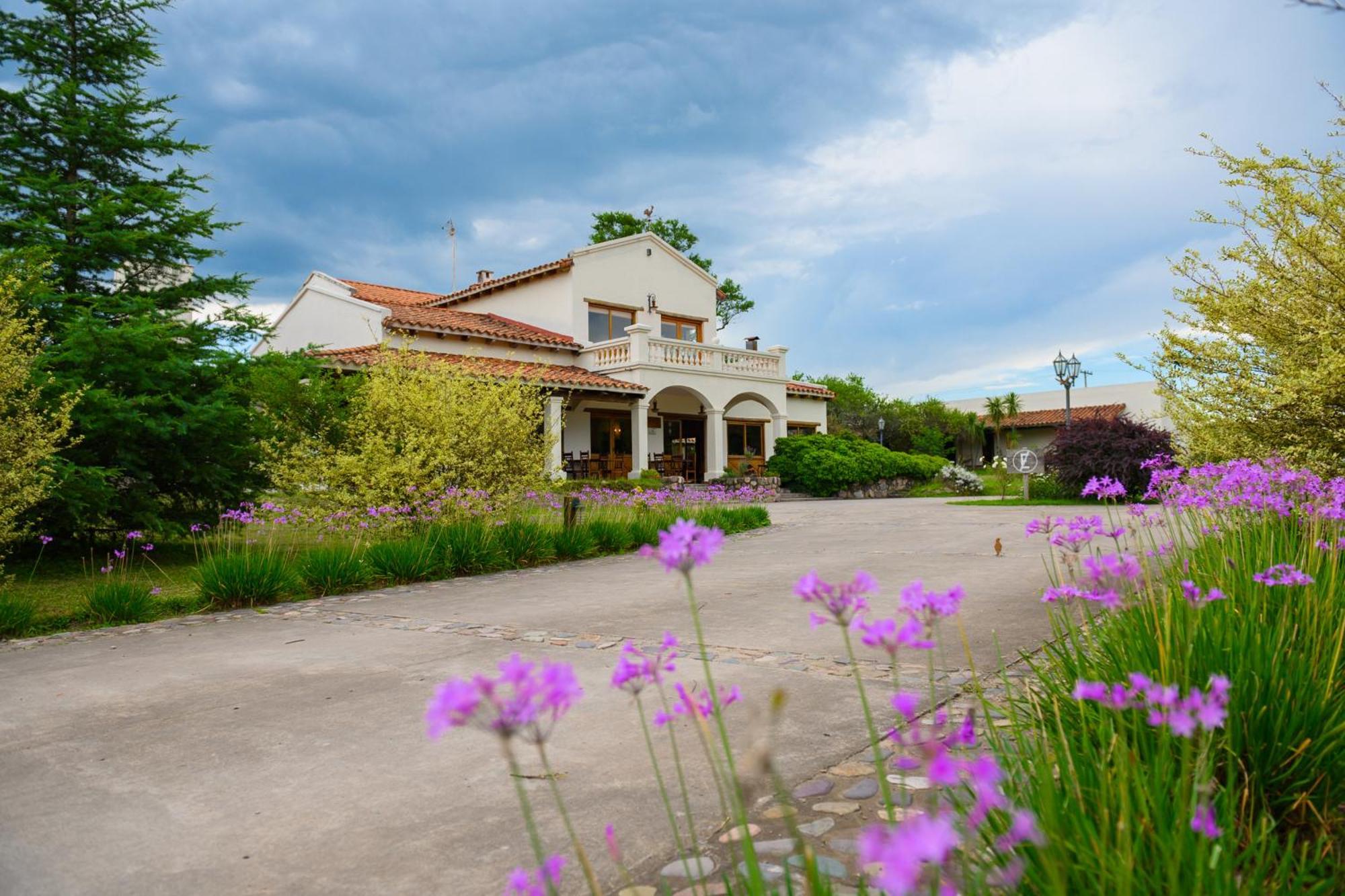 Hosteria La Caldera Exterior photo